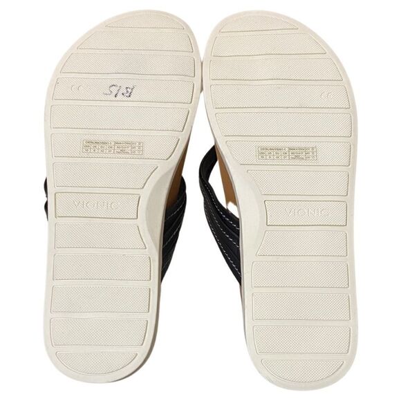 Vionic Catalina Black Strappy Sandals - Picture 6 of 11